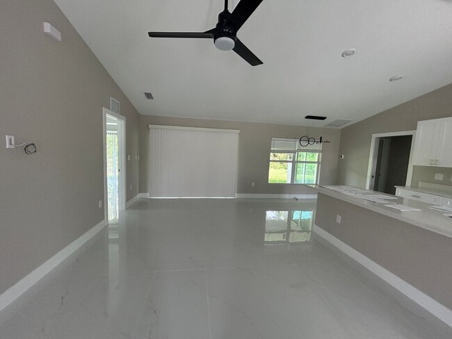 Photo - 3433 NE 11th Pl