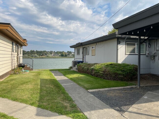 Photo - Lake View Apartment for Rent!!!