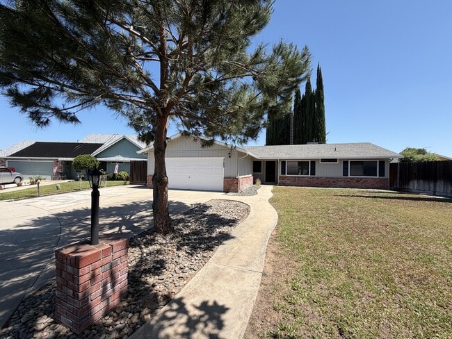 1120 Landreth Ct