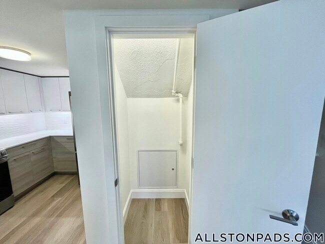 Photo - 1079 Commonwealth Ave Unidad 449