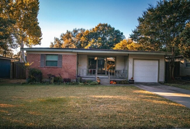 Building Photo - 1217 Danville Dr