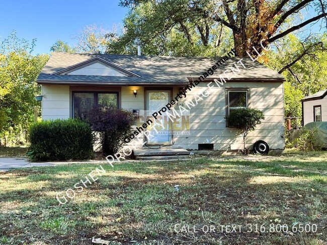 Cozy 2 Bedroom Home with Laundry Room - Cozy 2 Bedroom Home with Laundry Room