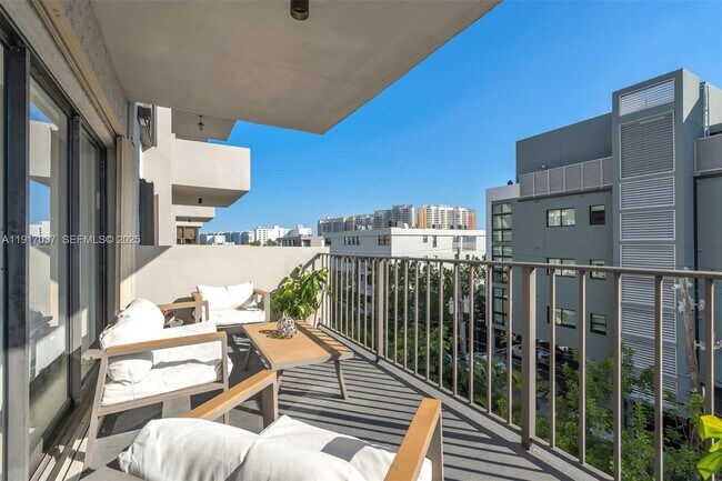 Photo - 575 Crandon Blvd Unit 504