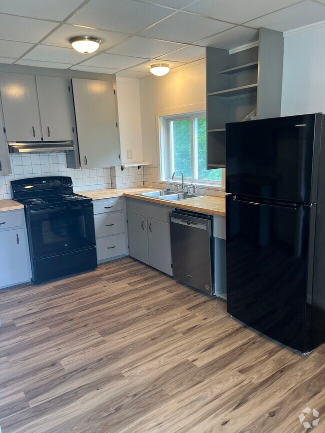 Building Photo - 38 6th St Unit 1 Rental
