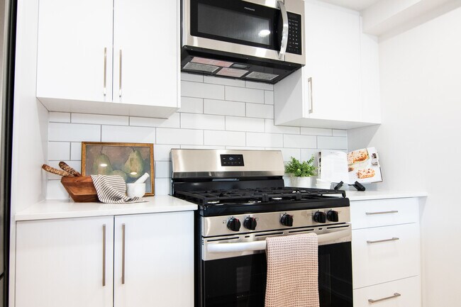 Photo - Unit 1C | Lower Level | 2 Bedroom, 1 Bathroom Unité C