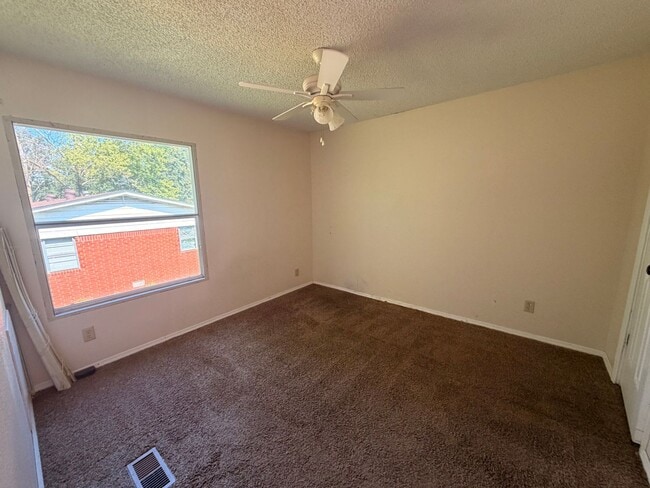 Photo - This 3-bedroom, 2-bathroom home on the outskirts of Russellville, AR