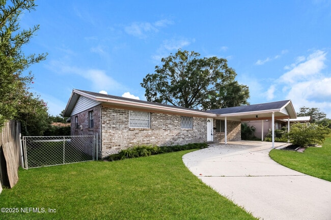 Photo - 10962 Luana Dr N