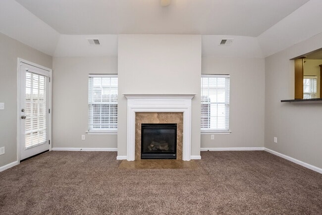 Photo - 5 Hill Crest Cir