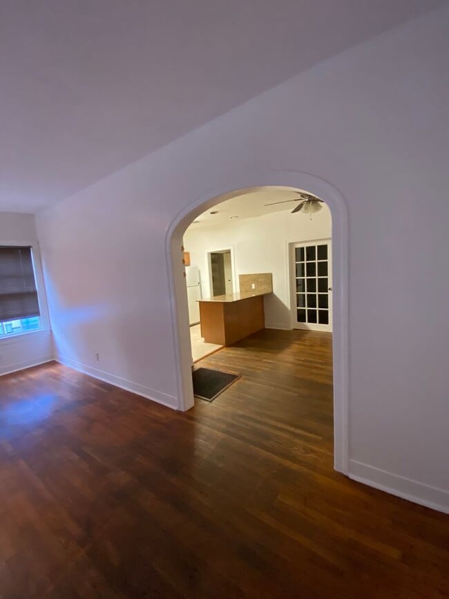 Photo - 814 E 30th St