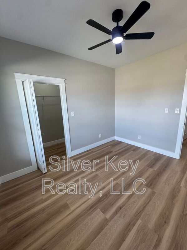 918 Stratford Ave