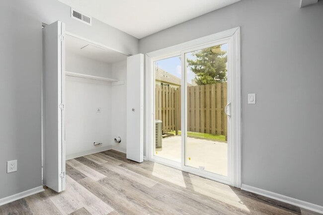 TOWNHOMES AT MCNAUGHTEN