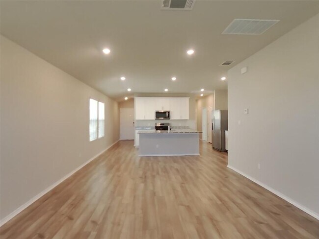 Photo - 5104 Saddle Clb Dr