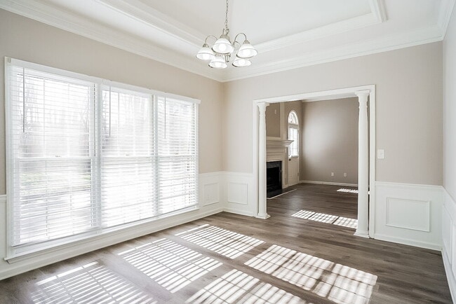 Photo - 5471 Saddle Creek