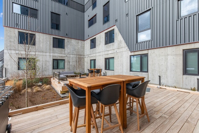 RUTLEDGE FLATS APARTMENTS