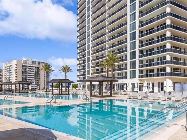Photo - 1800 S Ocean Dr Unidad 3101