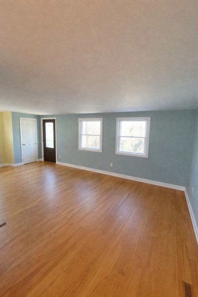 Photo - 9 Mulberry Ln