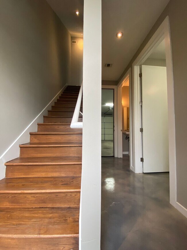 Photo - Live in the Heart of the Pearl District – ...