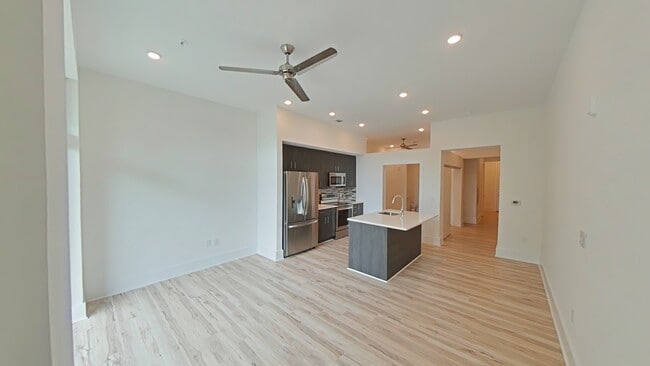 Photo - 2441 Campus Shore Dr Unidad 307