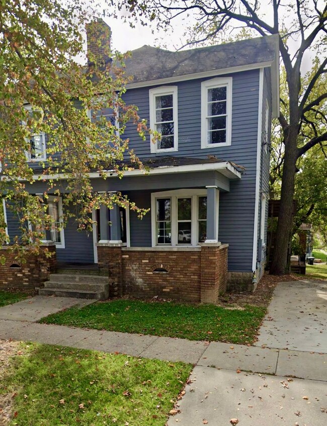 Photo - 311 W Elm St