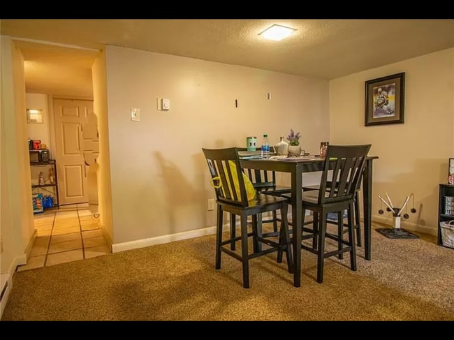 Photo - 206 N Main St Unidad C