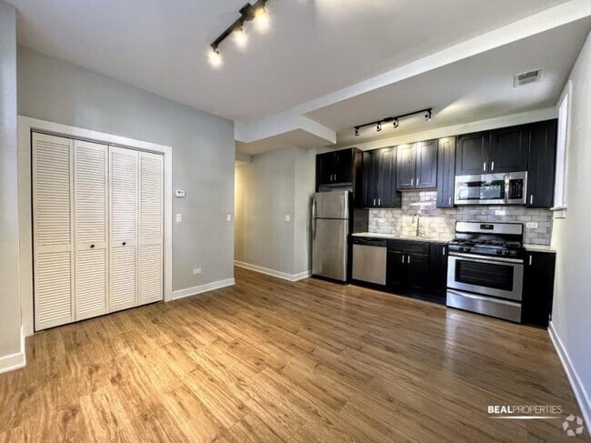 Building Photo - 2 bedroom in CHICAGO IL 60625 Unit GDN Rental
