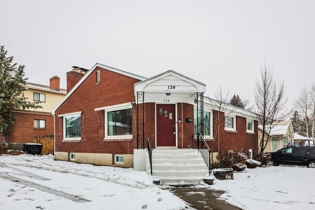 Building Photo - R134IC Unit UPSTAIRS