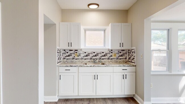 Building Photo - Brooklyn Centre Area - 4 Bedroom Single Fa... Rental