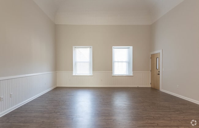 1BR, 1BA - 615 SF