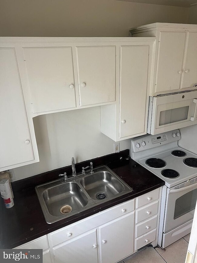 Photo - 38 Conestoga St