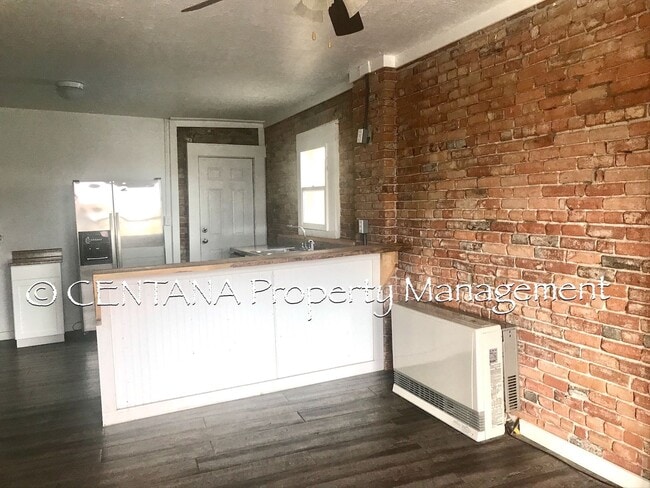 Photo - Open concept floorplan with a modern look!