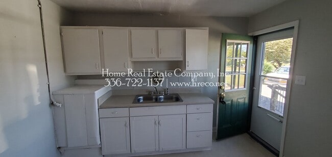 Photo - 1338 Gray Ave NE Unidad 1338-A