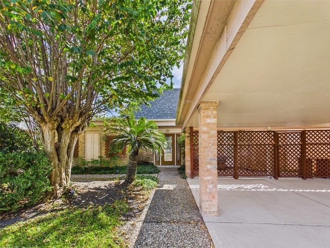 Photo - 2719 Olympia Dr