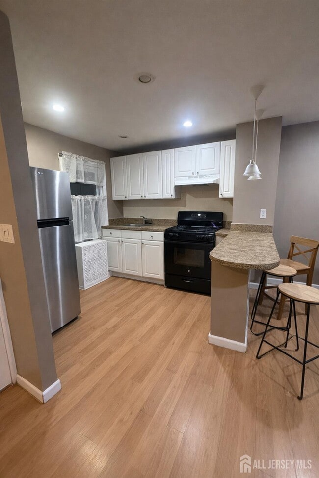 Photo - 77 Center St