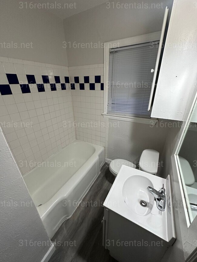 Photo - 930-932 N Glendale Ave Unit 930 N Glendale Ave