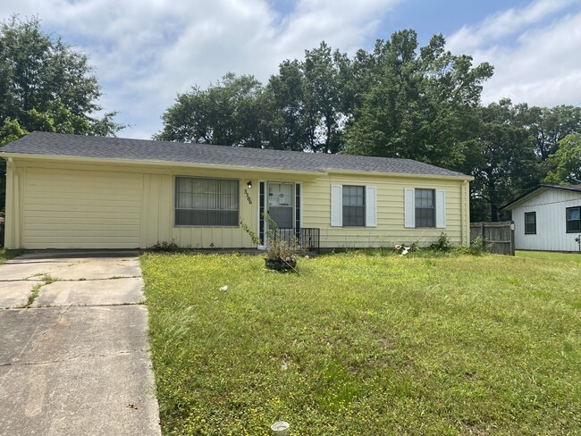 Photo - 3306 Daffodil Dr House
