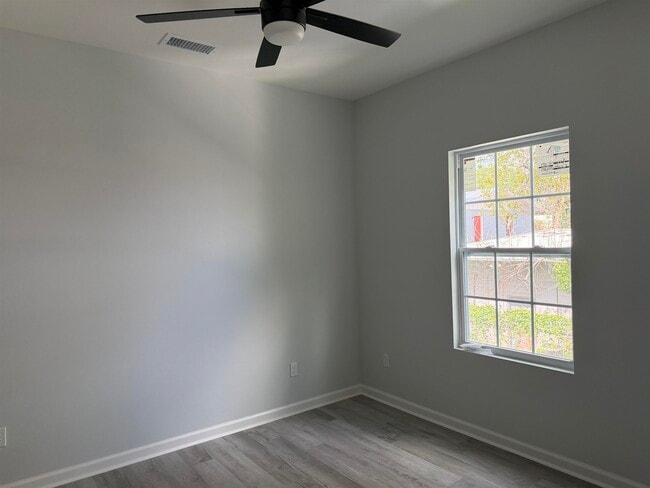 Photo - 2111 Owens St Unit 1