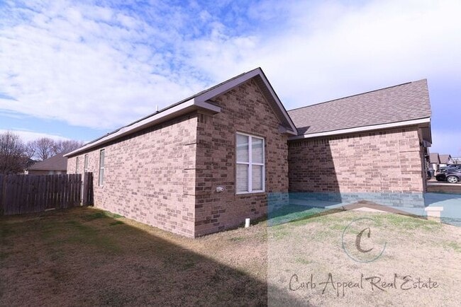 Photo - Beautiful, spacious 3 bed / 2 bath recently built home (Nettleton Schools) - fenced back yard!!