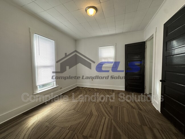 Photo - 1453 Walnut St