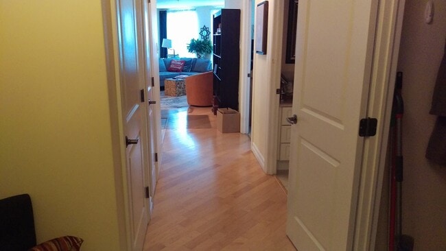 Photo - 2677 Gladstone St