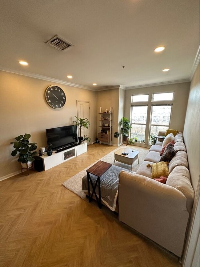 Photo - 903 Providence Pl