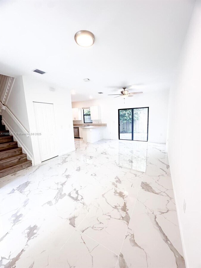 Photo - 409 NE 208th Terrace