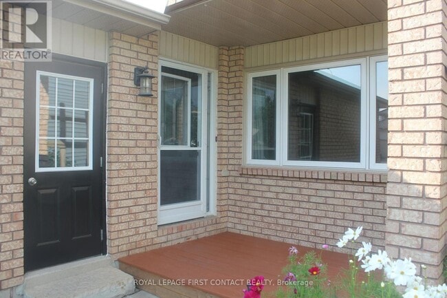 Photo - 16 Rosenfeld Dr