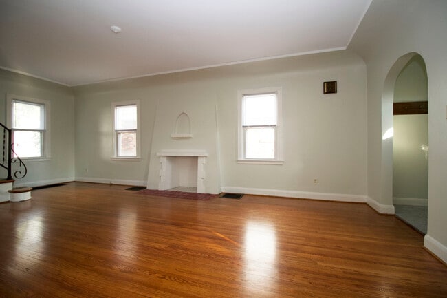 Photo - 3633 Elmhurst Rd