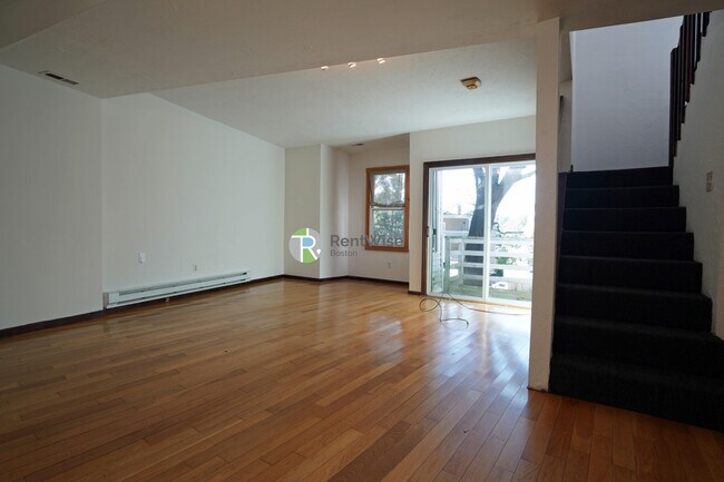 Photo - 89 Sheridan St