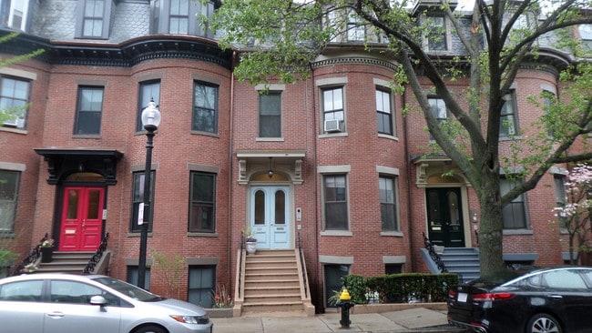 Frente - 100 E Brookline St Unidad 2