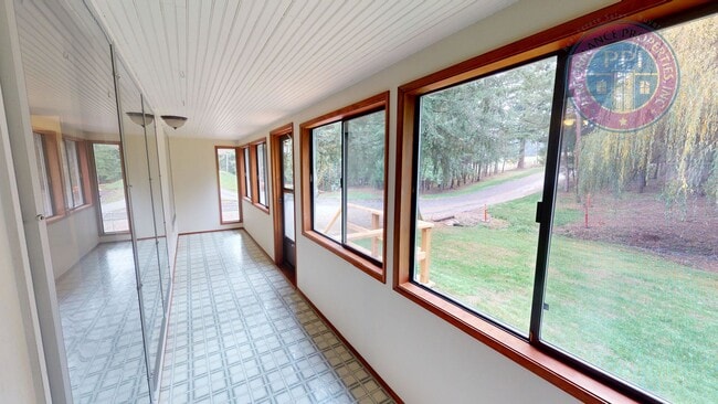 Photo - Enjoy Rural Living, Close To City & Freewa...