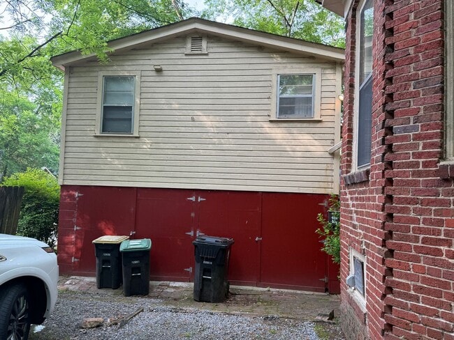 Photo - 202 E 11th St SE Unit Apt