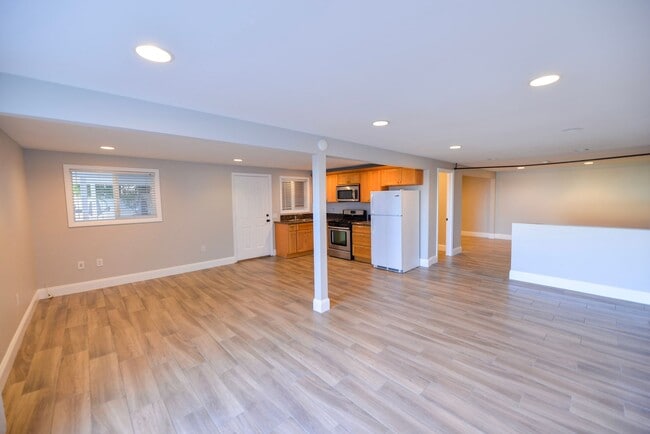 Photo - 1006 S El Camino Real Unit #E