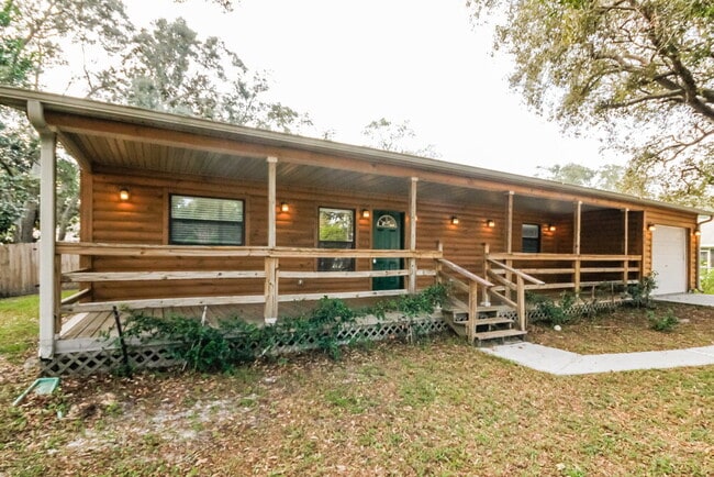 Photo - 411 Leafy Way Ave