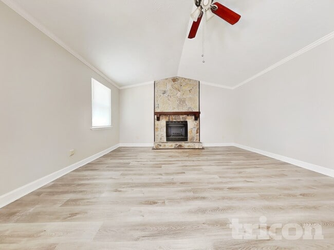 Photo - 2543 Mistletoe Ln SW